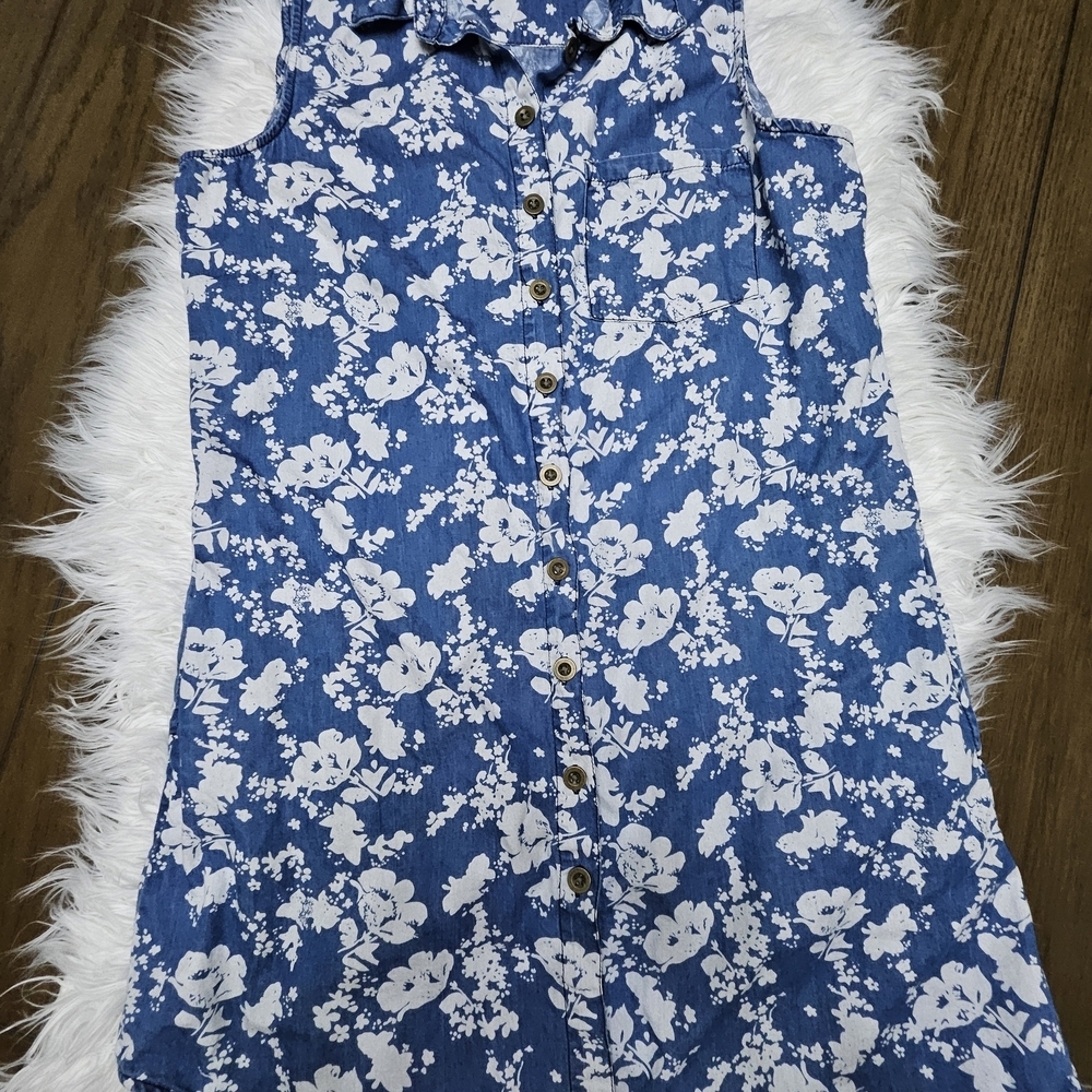 Studio West Blue and White Floral Top - Picture 2 of 4